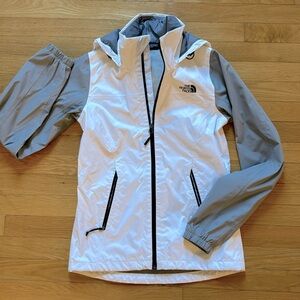 Northface Women’s Dry Vent Rain Jacket Size XS